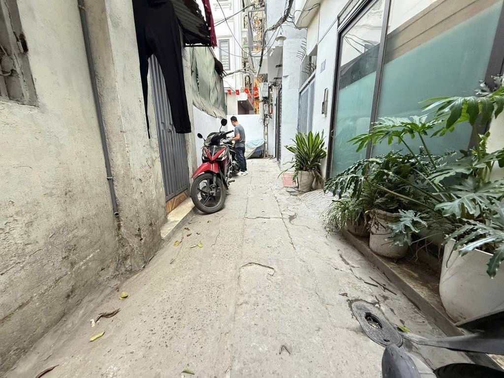 Ban nhà ngõ đình đông bạch mai 37m 4 tầng giá 6,9 tỷ