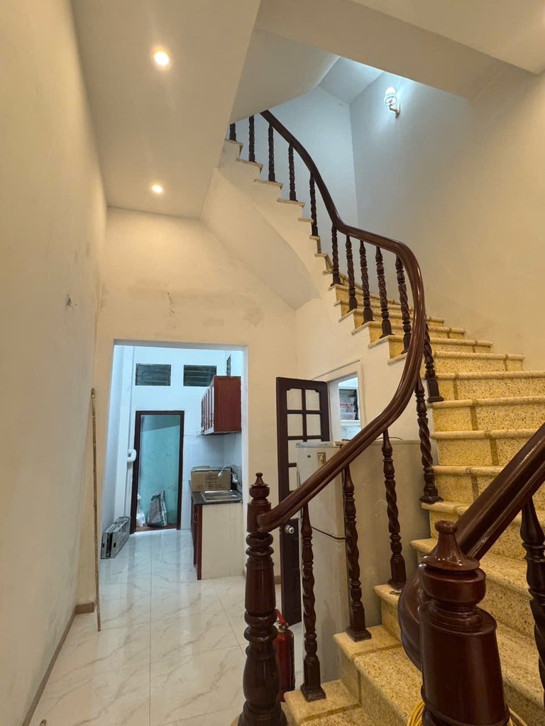 Ban nhà ngõ đình đông bạch mai 37m 4 tầng giá 6,9 tỷ