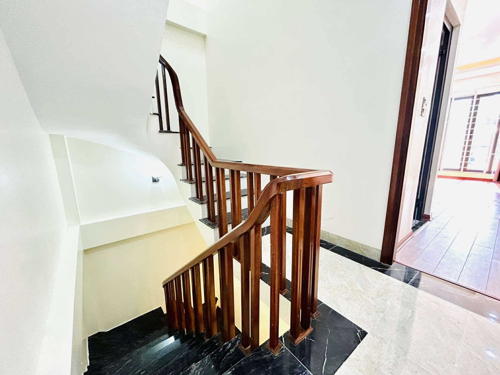 Bán nha ngõ 296 mai động minh khai 45m 5tầng giá 8,05tỷ