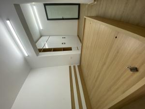 Cần chuyển nhượng nhà tt tầng 4E4 quỳnh mai 25/65m2 giá 2,8 tỷ
