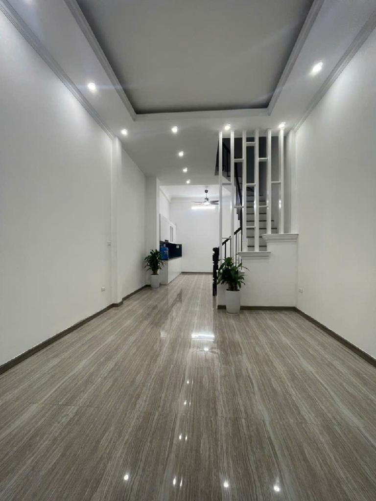 PHÂN LÔ  HOÀNG VĂN THÁI - NGÕ NÔNG, THÔNG Ô TÔ ĐỖ CỬA NHÀ ĐẸP VỊ TRÍ ĐẸP