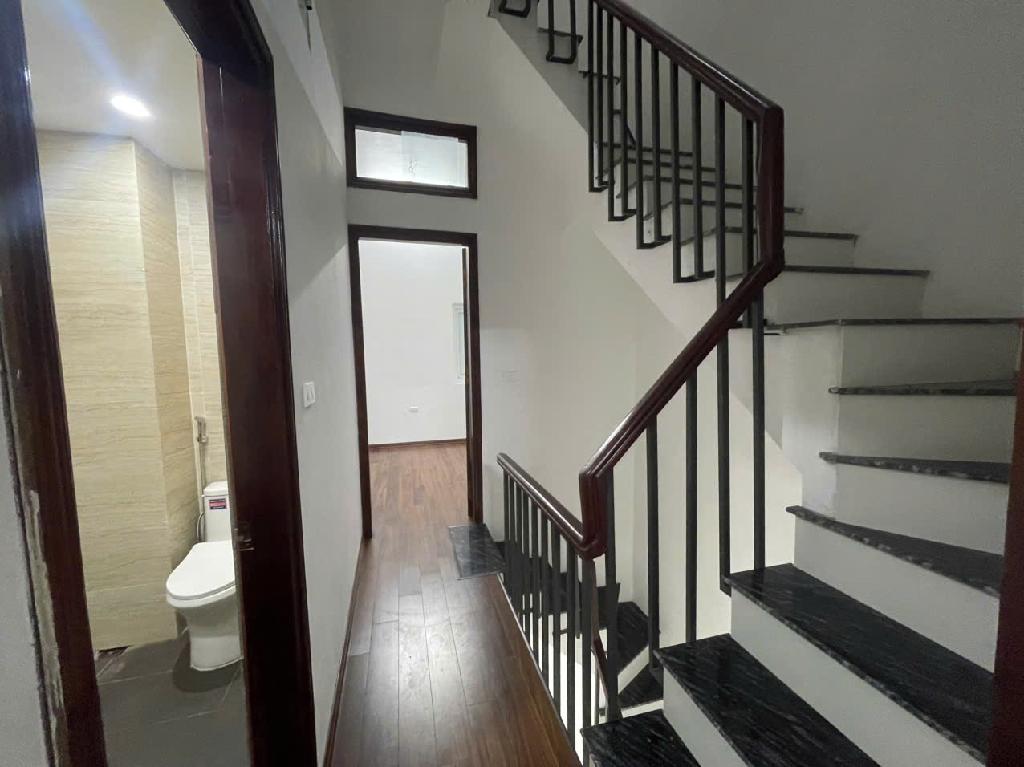 PHÂN LÔ  HOÀNG VĂN THÁI - NGÕ NÔNG, THÔNG Ô TÔ ĐỖ CỬA NHÀ ĐẸP VỊ TRÍ ĐẸP