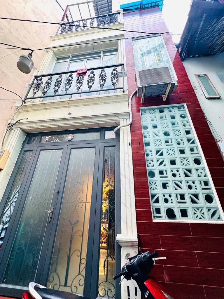 Bán Nhà Quận 4 2 tỷ nhĩnh