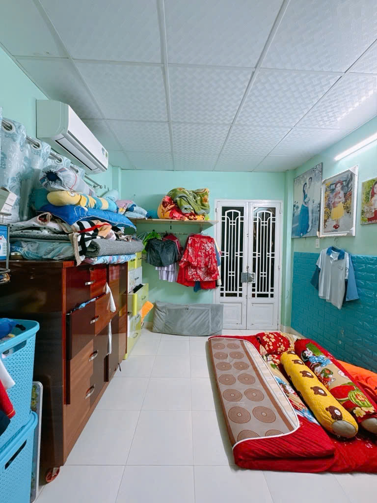 Bán Nhà Quận 4 2 tỷ nhĩnh