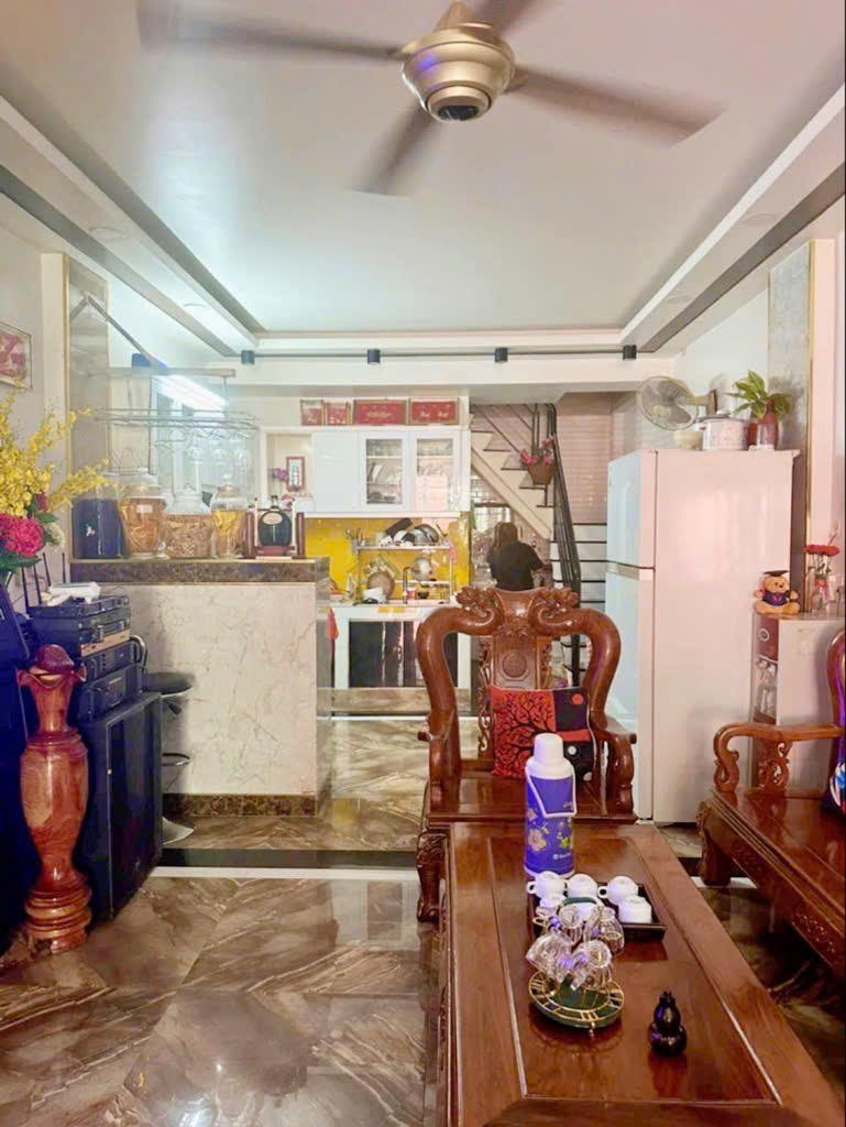 NHÀ TRỊNH ĐÌNH TRỌNG QUẬN TÂN PHÚ  4 X 11, HẺM ÔTÔ TRÁNH, NHỈNH 5 TỶ