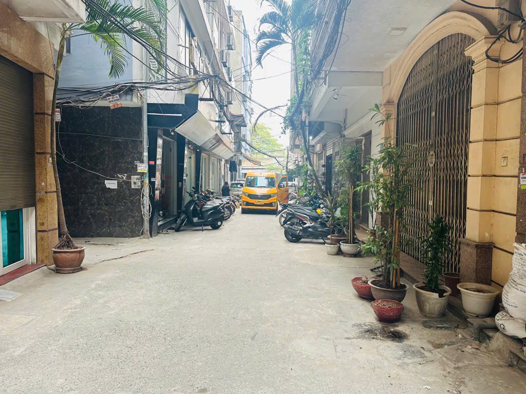 Nhà đẹp: KIM ĐỒNG PHÂN LÔ Ô TÔ TRÁNH 50M MẶT TIỀN 4.9M 6 TẦNG