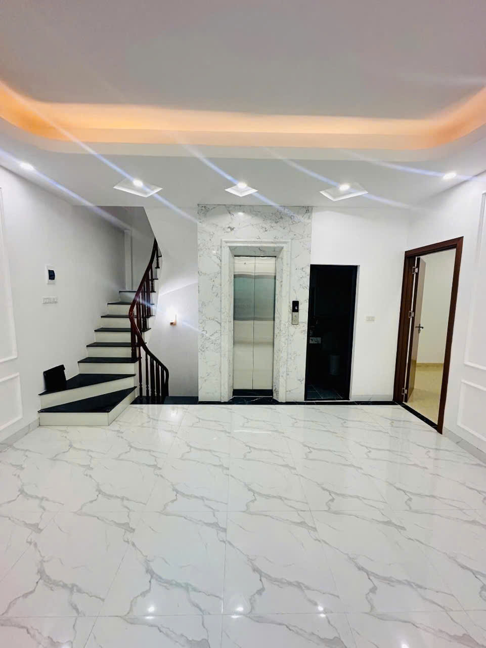 ✅ BÁN NHÀ HIẾM MẶT PHỐ GIÁP BÁT, QUẬN HOÀNG MAI: 49M*6TẦNG, MT 6.3, THANG MÁY, K DOANH, Ô TÔ TRÁNH, VỊ TRÍ ĐẸP