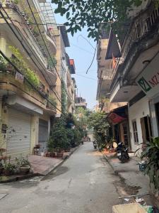 BÁN NHÀ MẶT PHỐ KIM ĐỒNG, HOÀNG MAI, HÀ NỘI: THÔNG SỐ VÀNG, KHÔNG LỖI PHONG THỦY, VỈA HÈ, KINH DOANH: 60m2 x 4 TẦNG x MT 4.7m x 19 TỶ.