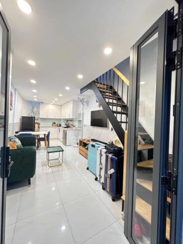 Bán nhà Quận 3, Lý Chính Thắng, 24m2, 3 tầng, nhỉnh 4 tỷ