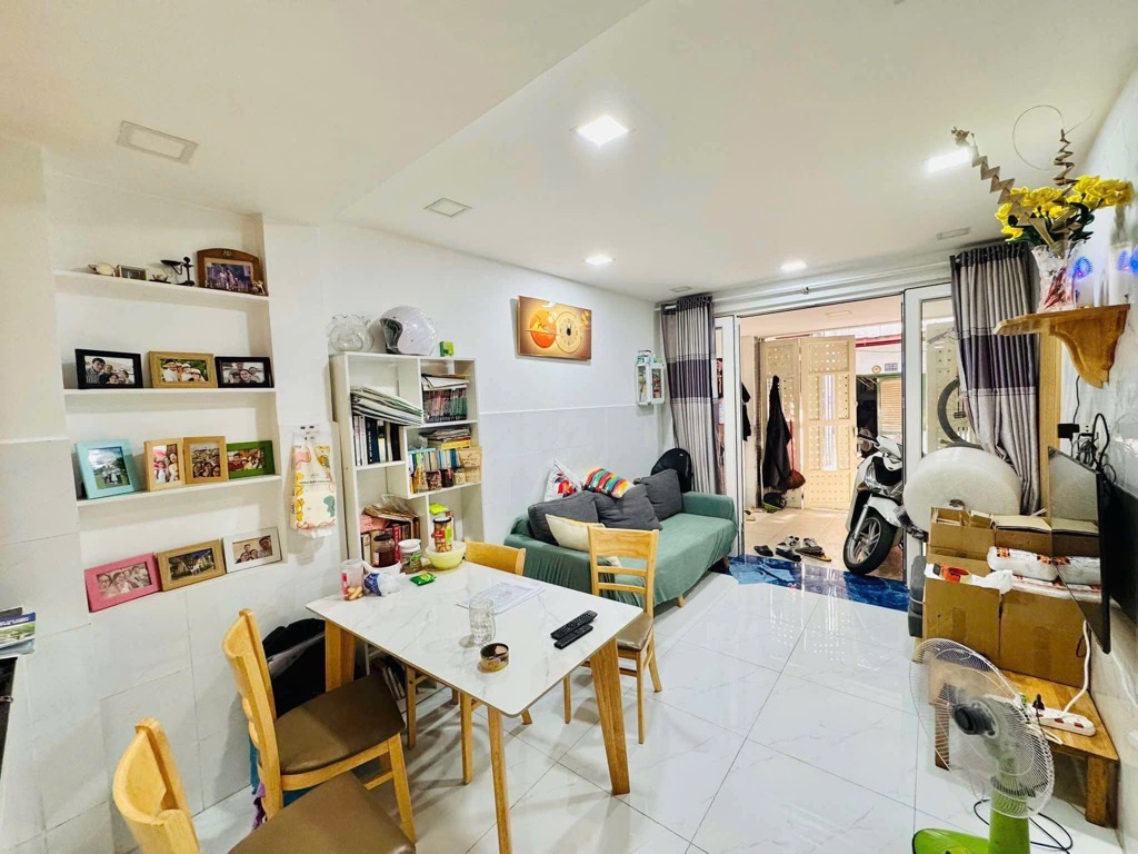 BÁN NHÀ QUẬN 3, ĐƯỜNG LÝ CHÍNH THẮNG, 40M2, 2 TẦNG, NHỈNH 5 TỶ