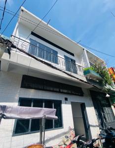 BÁN NHÀ TRUNG TÂM Q3 - NGAY VÒNG XOAY DÂN CHỦ - DÒNG TIỀN CHO THUÊ 25TR/THÁNG - NHỈNH 8 TỶ