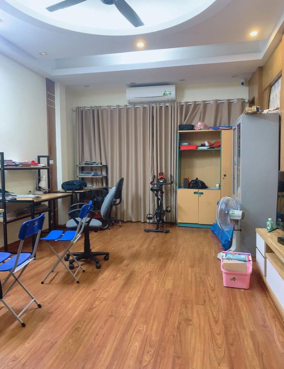 Bán nhà Mạc Thái Tổ 50 m2- 5 tầng - Mặt Phố- 22.6 tỷ Cầu Giấy Hà Nội