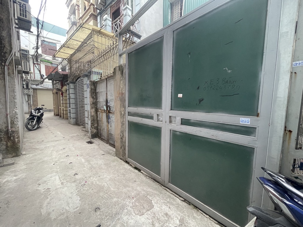 Bán GẤP nhà Phố Bùi Xương Trạch DT 68m,MT 5,2m Giá 9,9 tỷ.