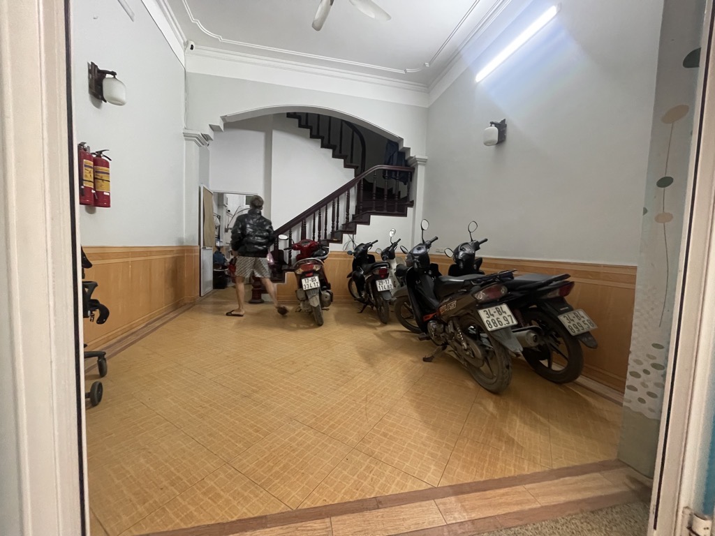 Bán GẤP nhà Phố Bùi Xương Trạch DT 68m,MT 5,2m Giá 9,9 tỷ.