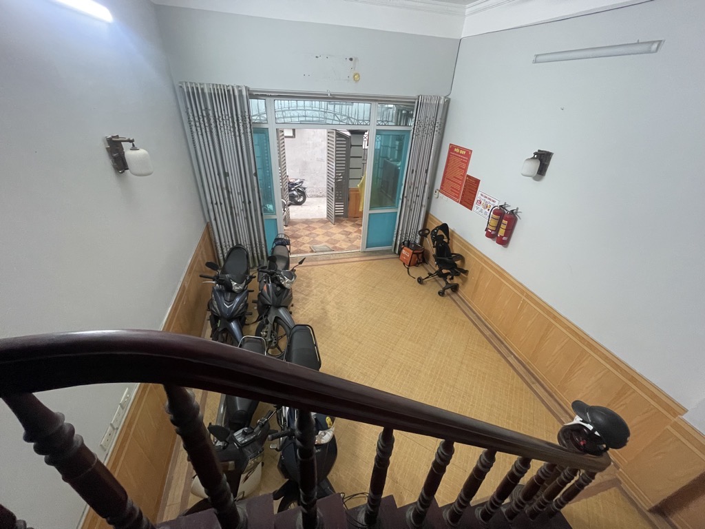 Bán GẤP nhà Phố Bùi Xương Trạch DT 68m,MT 5,2m Giá 9,9 tỷ.