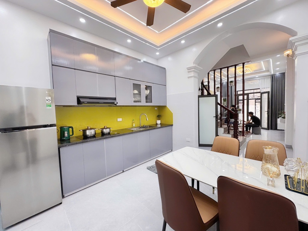 Bán nhà PL Ô TÔ đỗ cửa Phố Lê Trọng Tấn. DT 55m Giá : 9,48 tỷ.