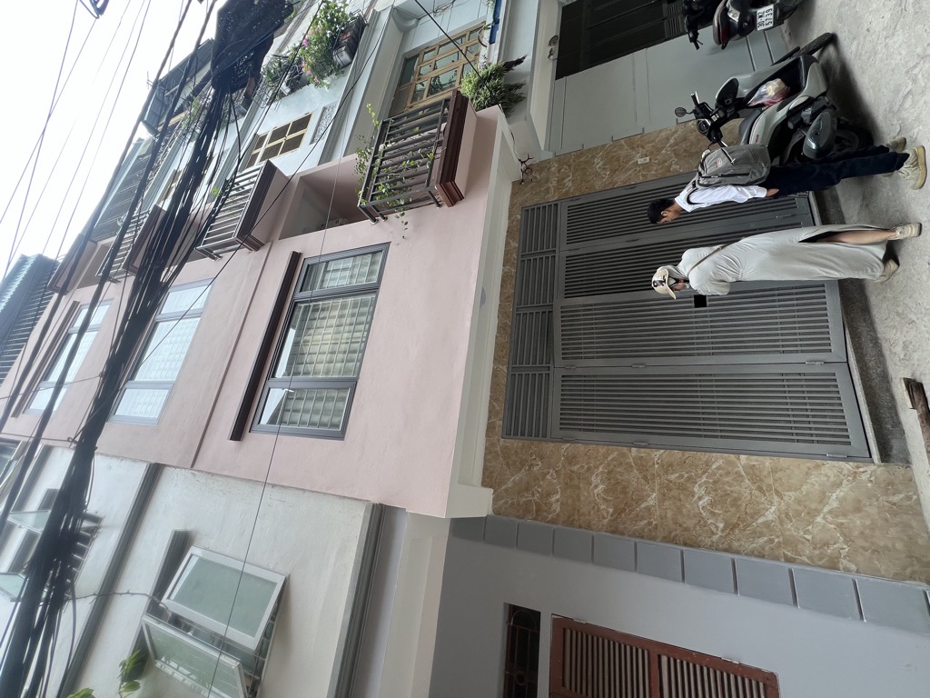 Bán nhà Ô TÔ đỗ cửa Hoàng Văn Thái. DT 52m Giá : 9,56 tỷ.