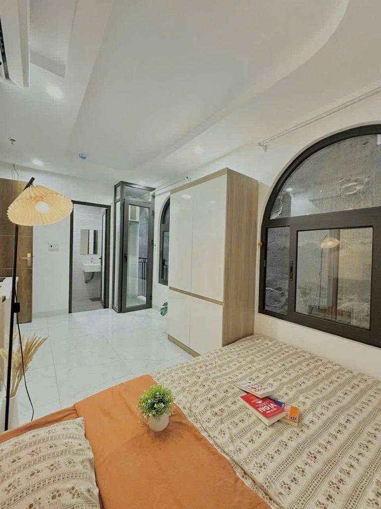 Bán gấp CC mini 10PN, full nội thất,thang máy, DT 65m2 tại Hoàng Văn Thái, giá nhỉnh 13 tỷ.