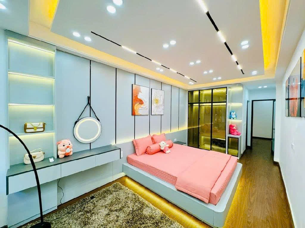 SỐC...!!! giá 6,6 tỷ TT ĐỐNG ĐA 35M TẦNG TRƯỚC NHÀ SÂN TẬP THỂ THAO RỘNG THOÁNG VĨNH VIỄN