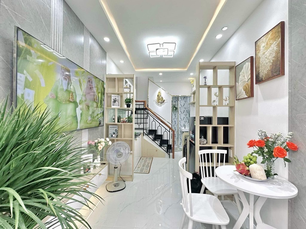 Bán nhà - HXH - Sát Mặt Tiền - 7tỷ