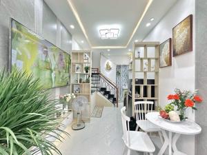 Bán nhà - HXH - Sát Mặt Tiền - 7tỷ