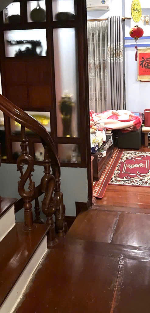 Bán nhà 4 tầng 40m2 Võ Chí Công, nội thất toàn bộ gỗ tự nhiên 11,5 tỷ