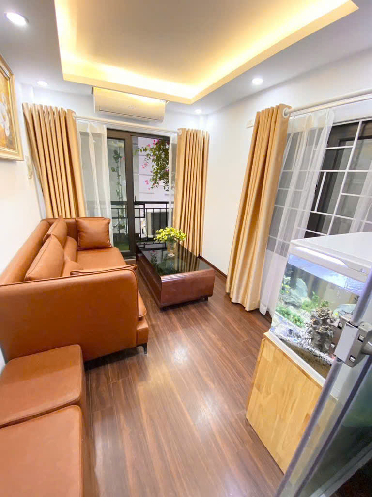 Bán nhà 5 tầng Hoàng Quốc Việt đẹp nhỏ xinh – đầy đủ công năng 3,58 tỷ