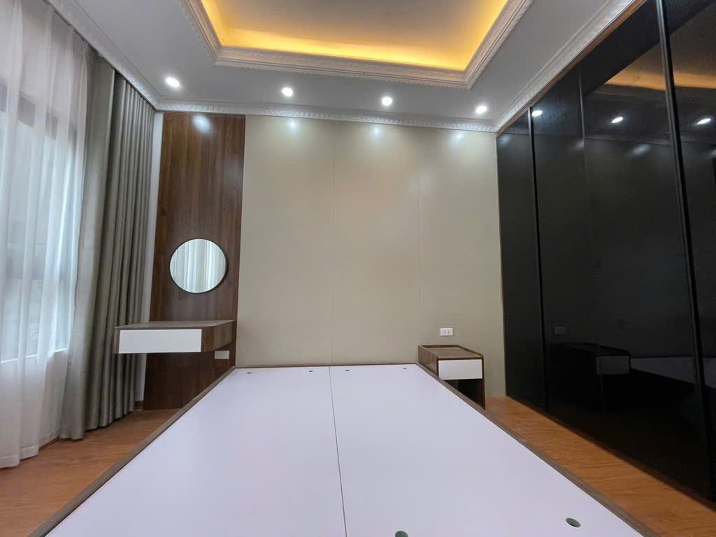 Bán nhà Thuỵ Khuê – 36m2 – 4 tầng – Mặt tiền rộng – 9,3 tỷ (có thương lượng)