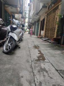 Bán nhà 4 tầng khu vực Hoàng Hoa Thám, cách Hồ Tây 5 phút đi xe