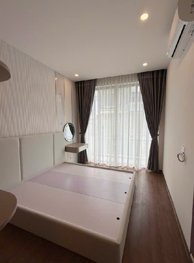 Ô TÔ ĐỖ CỬA - ĐƯỜNG 6M - 4 TẦNG - NGỌC THUỴ LONG BIÊN