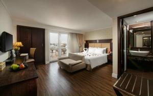 BÁN SÀN THƯƠNG MẠI KINH DOANH - KHU VỰC LINH ĐÀM SẦM UẤT