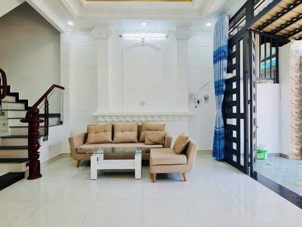 Bán NR giáp Q.7, Huỳnh Tấn Phát, DT: 40m2, 3 tầng, đường 6m, Hạ giá còn 3,25 tỷ