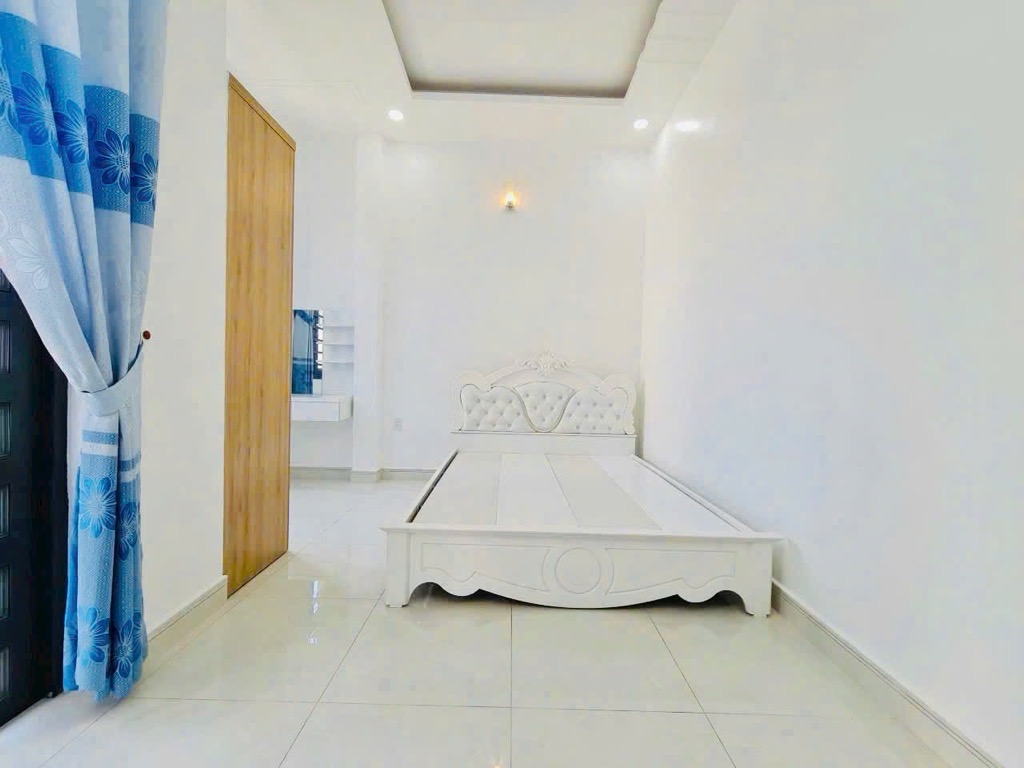 Bán NR giáp Q.7, Huỳnh Tấn Phát, DT: 40m2, 3 tầng, đường 6m, Hạ giá còn 3,25 tỷ