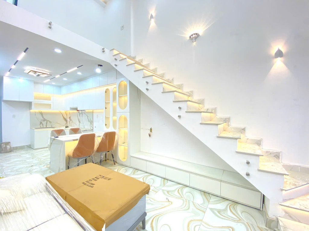 Nhà mới hoàn thiện 60m2, 3PN, 2WC, Full nội thất, Huỳnh Tấn Phát, giá 4.2 tỷ 
