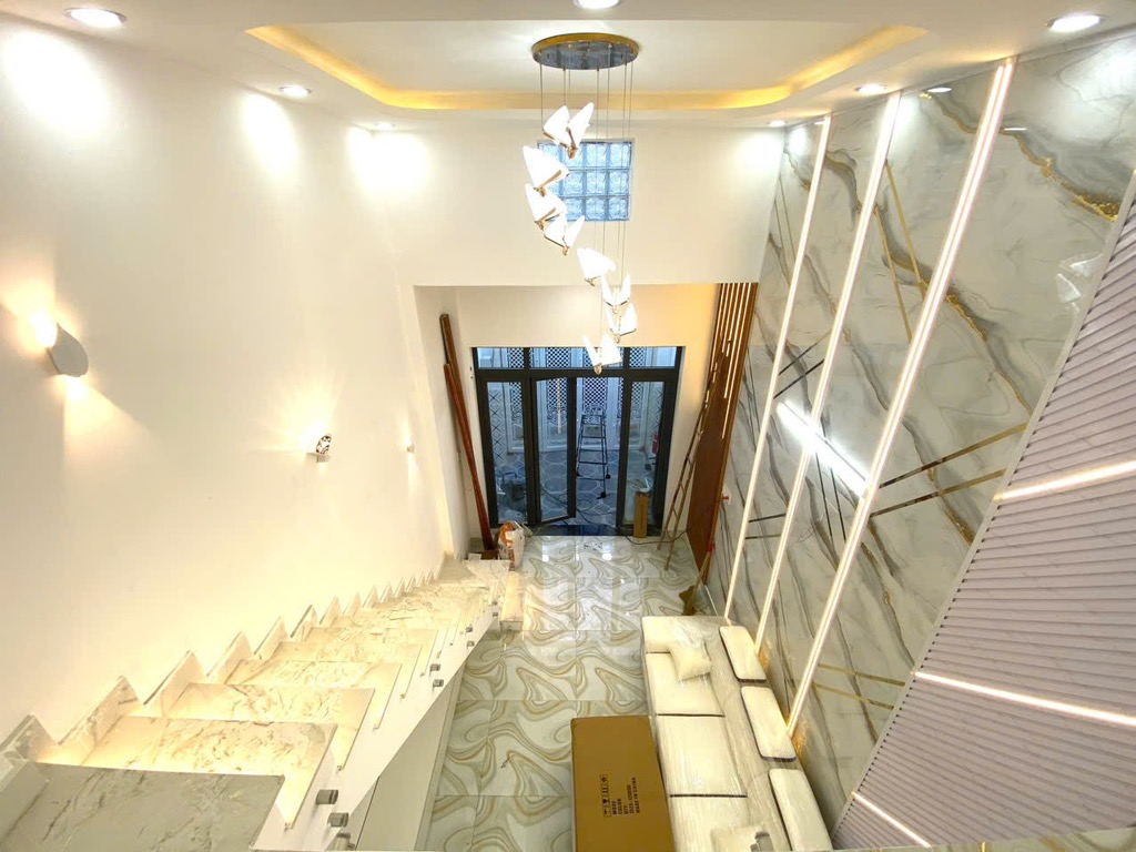 Nhà mới hoàn thiện 60m2, 3PN, 2WC, Full nội thất, Huỳnh Tấn Phát, giá 4.2 tỷ 