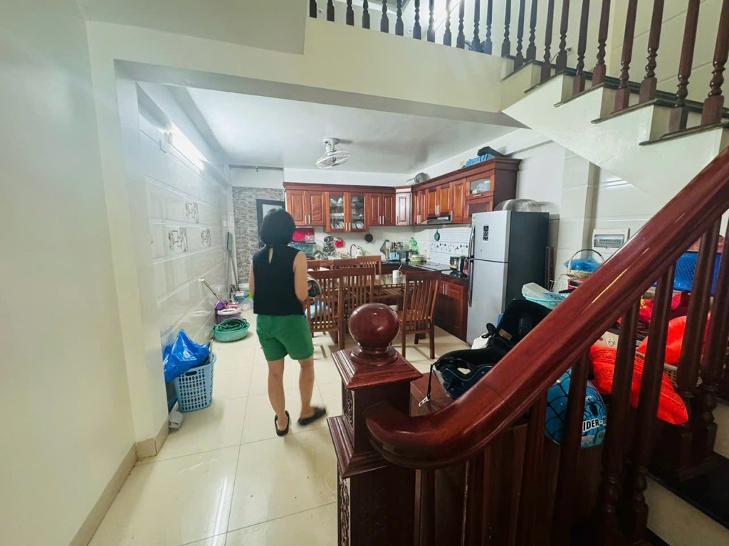 Nhà Mặt Ngõ Bồ Đề - Long Biên , Đẹp Long Lanh _ 4 Tầng Cầu Thang Máy