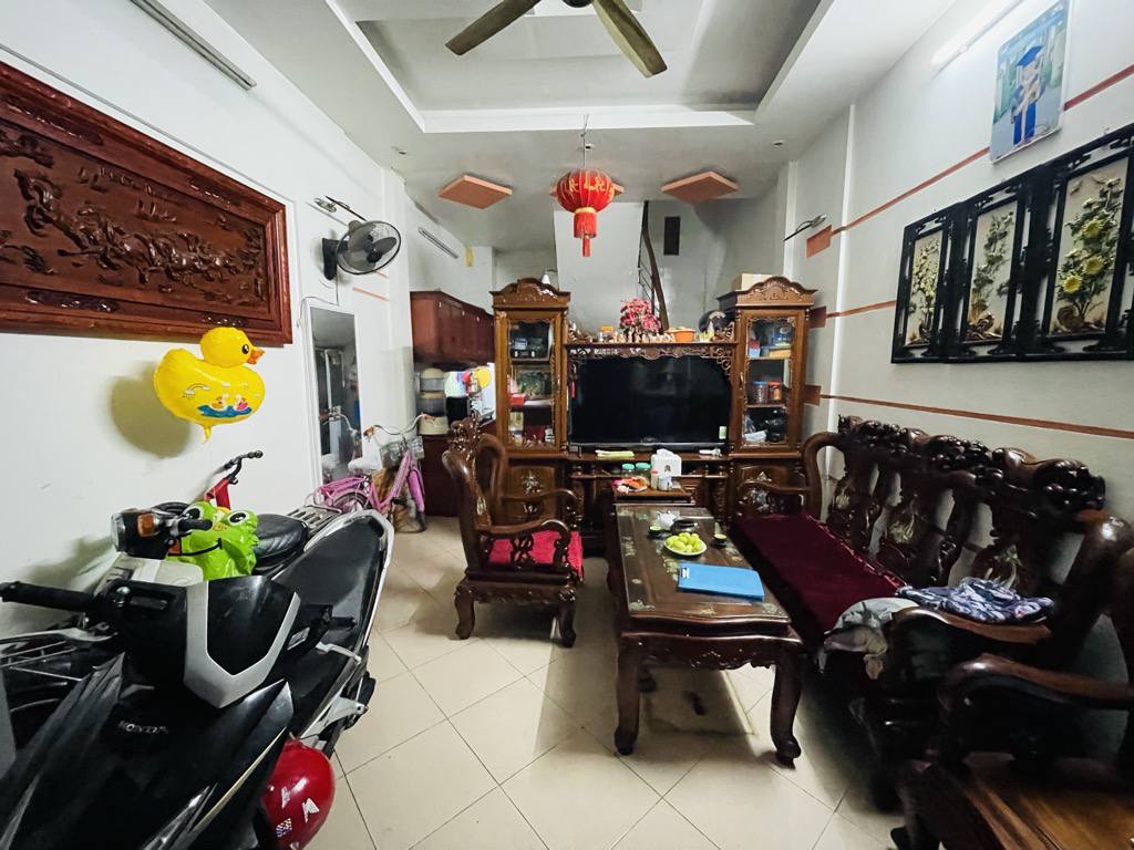 B.Á.N NHÀ VĨNH HƯNG, HOÀNG MAI, DÂN XÂY KIÊN CỐ, 5 TẦNG LONG LANH, 3 NGỦ Ở NGAY.  NHỈNH 5 TỶ