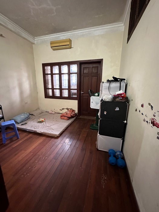 BÁN ĐẤT CÓ NHÀ CẤP 4 KIÊN CỐ – NGÕ THÔNG, KINH DOANH ĐƯỢC – NAM DƯ, HOÀNG MAI, HÀ NỘI  Địa chỉ: Số  3ngách 54, ngõ 112 đường Nam Dư, Lĩnh Nam, Hoàng Mai, Hà Nội