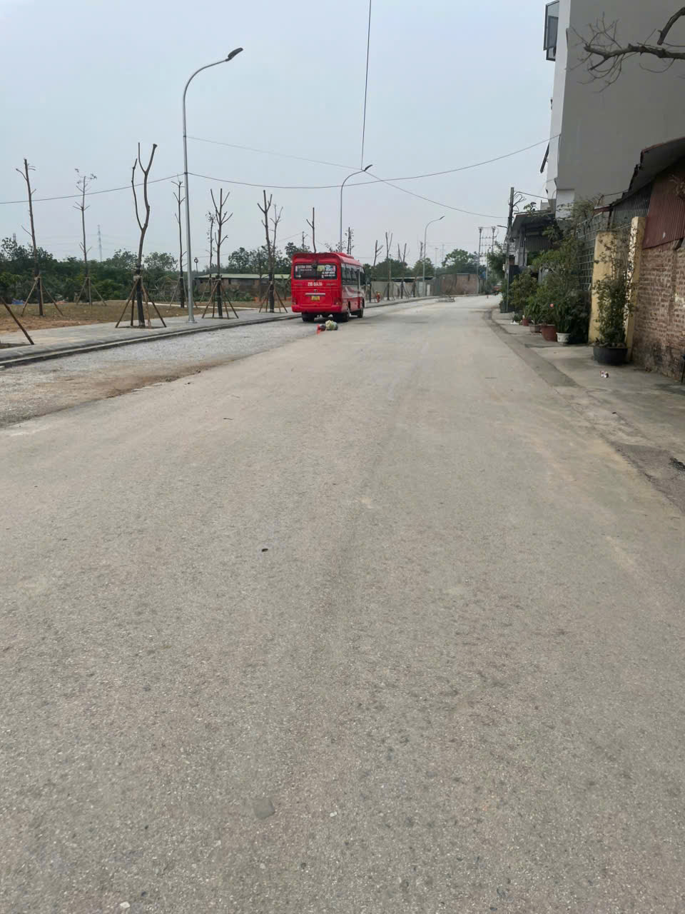 TRỤC CHÍNH 2 Ô TÔ TẢI TRÁNH NHAU TẠI THÔN ĐOÀI- NAM HỒNG(NGÕ 15 ĐẸP NHẤT THÔN)