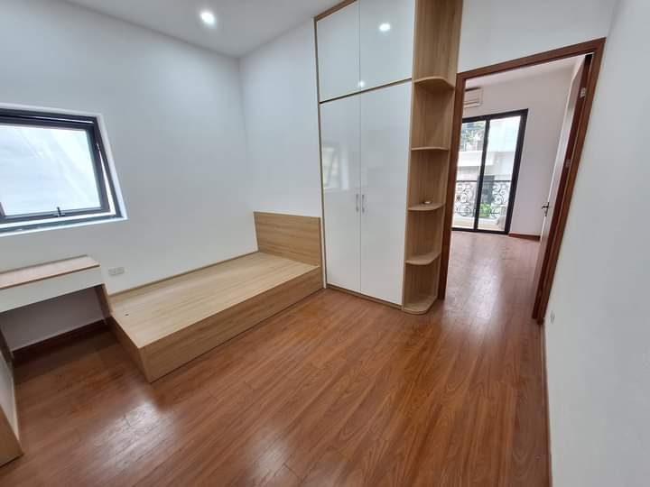 Nhà quận #ThanhXuân, 45m2, 4 tầng, ô tô, nhỉnh 6 tỷ - sổ nở hậu, có lối đi riêng