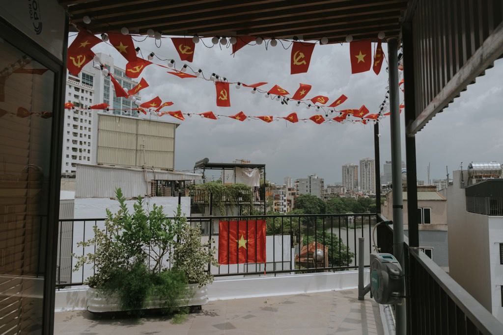 Ô TÔ ĐỖ CỬA - 7 TẦNG THANG MÁY - 5 CĂN HỘ STUDIO CAO CẤP - DÒNG TIỀN 50TR/ THÁNG - PCCC ĐẦY ĐỦ - HỆ THỐNG CẤP KHÍ TƯƠI CAO CẤP - VIEW HỒ ĐẮC DI