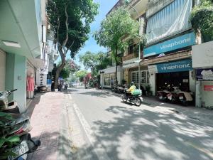 12,9 Tỷ MẶT PHỐ NGUYỄN CÔNG HOAN - VỊ TRÍ ĐẸP 2 MẶT TIỀN TRƯỚC SAU - CẠNH ĐÀI TRUYỀN HÌNH - KINH DOANH - GẦN HỒ NGỌC KHÁNH 