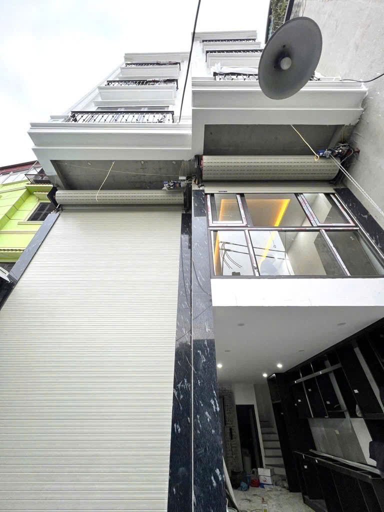 SIÊU PHẨM NHÀ ĐẸP - ĐƯỜNG LẠC LONG QUÂN - NGÕ RỘNG - FULL NỘI THẤT - THANG MÁY 6 TẦNG