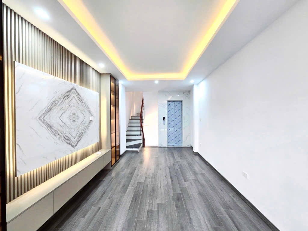 SIÊU PHẨM NHÀ ĐẸP - ĐƯỜNG LẠC LONG QUÂN - NGÕ RỘNG - FULL NỘI THẤT - THANG MÁY 6 TẦNG