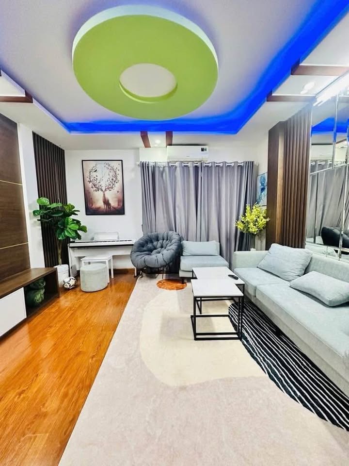 BÁN NHÀ LẠC LONG QUÂN - Ô TÔ TRÁNH - GIÁ CHỈ 7.9 TỶ - LIÊN HỆ NGAY EM CƯƠNG; 0909568289