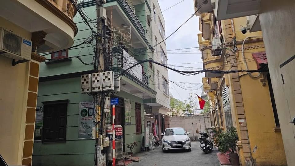 BÁN NHÀ LẠC LONG QUÂN - Ô TÔ TRÁNH - GIÁ CHỈ 7.9 TỶ - LIÊN HỆ NGAY EM CƯƠNG; 0909568289