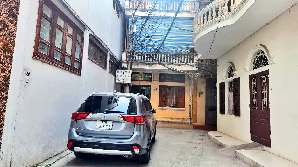 BÁN NHÀ LẠC LONG QUÂN - VÀI BƯỚC RA HỒ TÂY - GIÁ CHỈ: 9.2 TỶ - LH: 0909568289