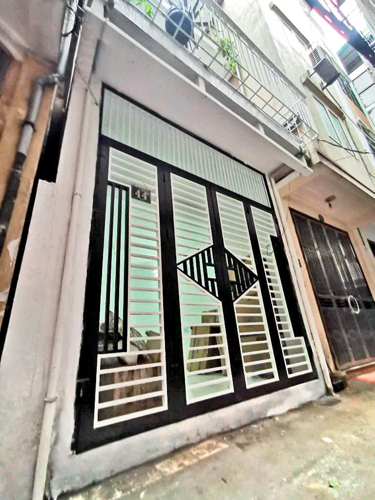 BÁN NHÀ LẠC LONG QUÂN - VÀI BƯỚC RA HỒ TÂY - GIÁ CHỈ: 9.2 TỶ - LH: 0909568289