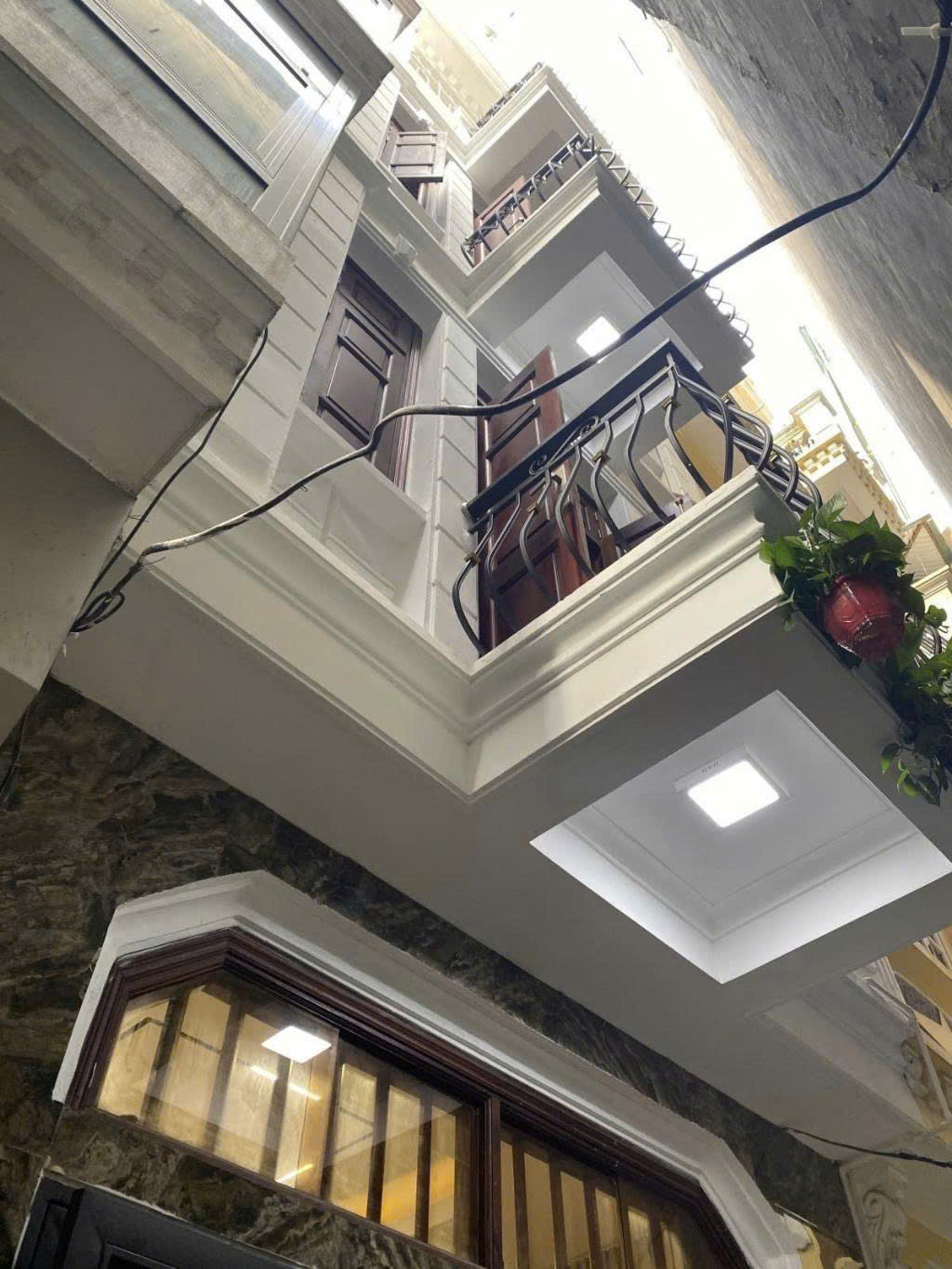 BÁN NHÀ QUAN HOA - CÁCH PHỐ VÀI BƯỚC - GIÁ CHỈ 9.5 TỶ - LH 0909568289