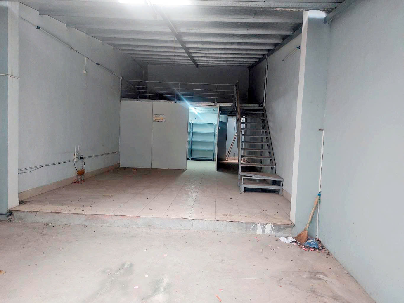 BÁN NHÀ XUÂN LA - NGÕ Ô TÔ TRÁNH - GIÁ CHỈ 21.5 TỶ - LH: 0909568289